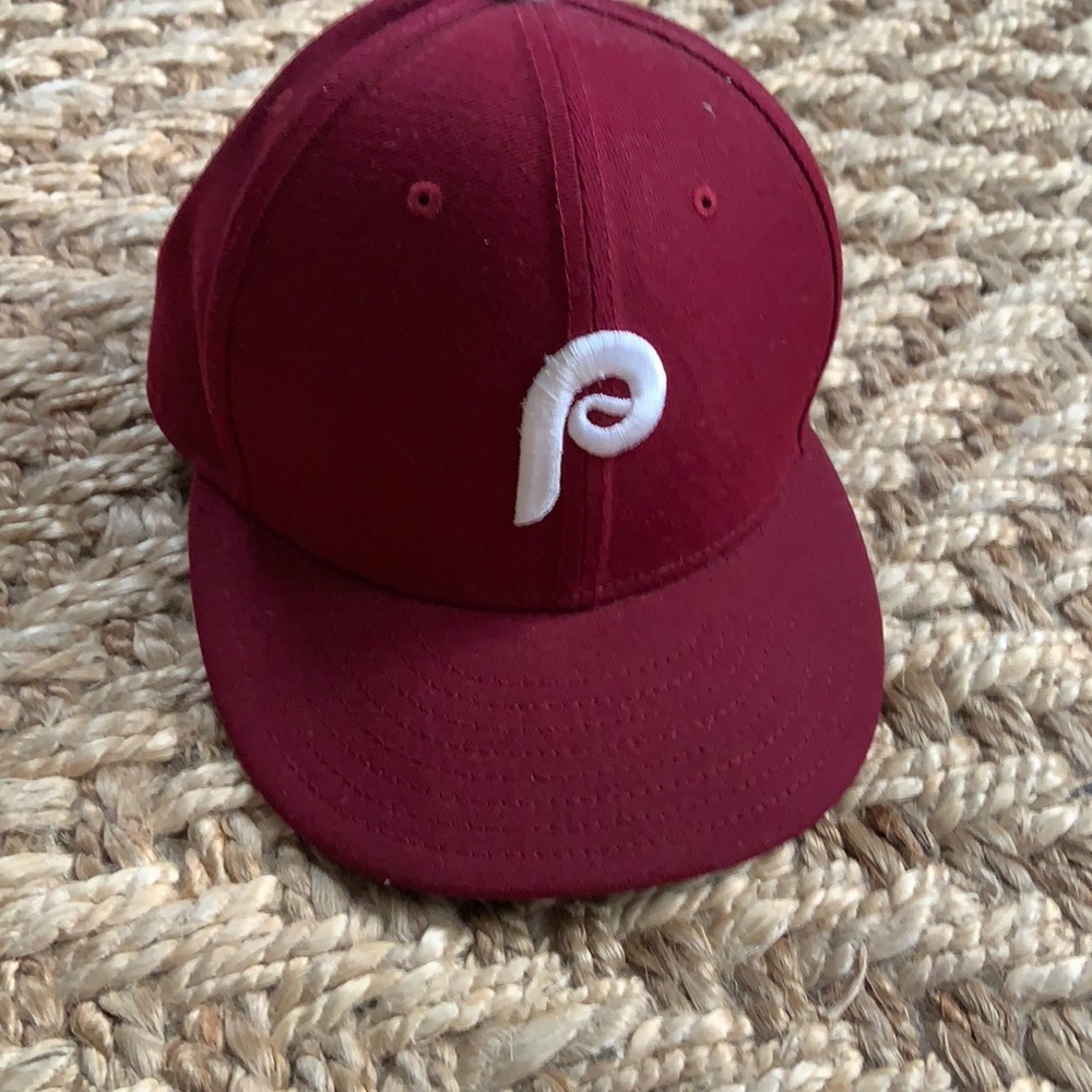 Phillies (59Fifty New Era) fitted 7 3/8 hat.